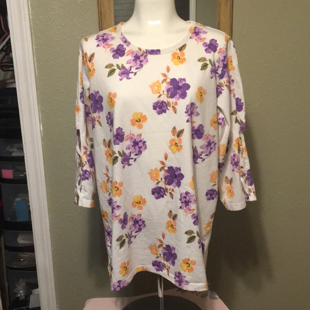 CW classics blouse Size Large